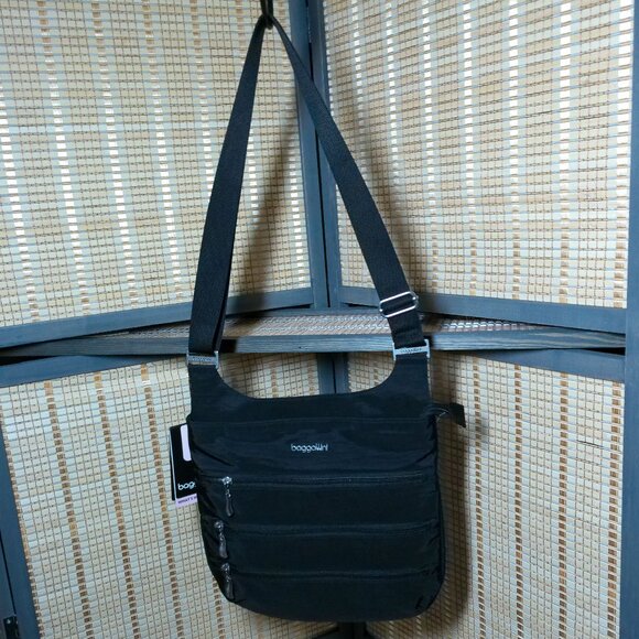 Black Baggallini Big Zipper Bagg with RFID - Picture 1 of 9